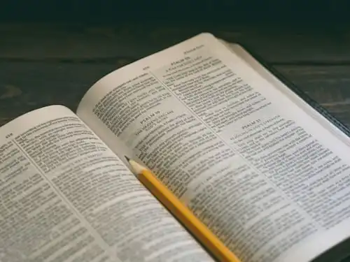 Versets Bibliques Sur Le Port De Boucles D'oreilles