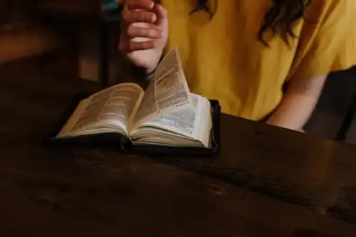 Versets Bibliques Sur Les Pleurs Peuvent Durer Une Nuit, Mais La Joie