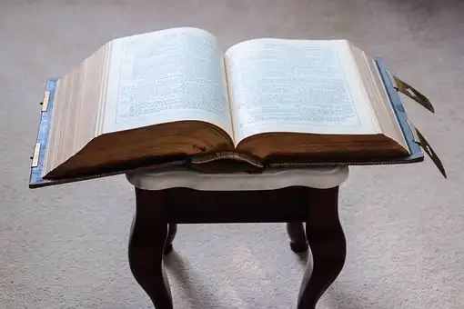 Versículos Bíblicos Sobre A Espada De Deus
