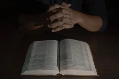 Versículos Bíblicos Sobre Quebrar Os Dez Mandamentos